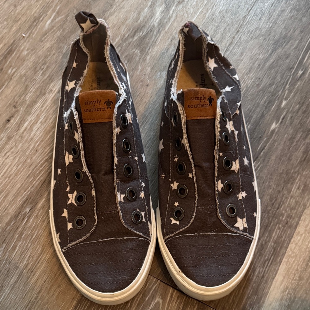 Simply Southern Kids' Brown Star Sneakers